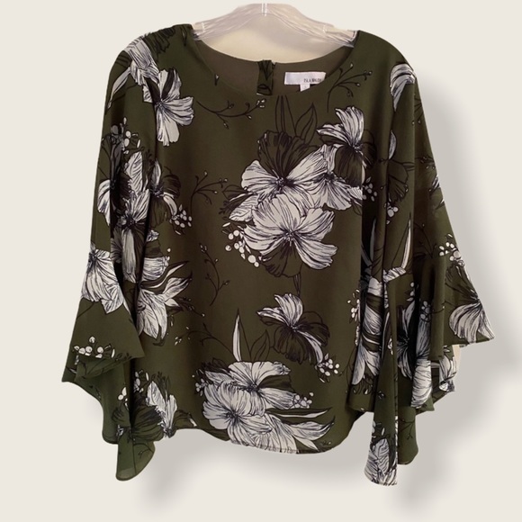 Isla Maude army green blouse w bell sleeves (NWOT) - Picture 5 of 8